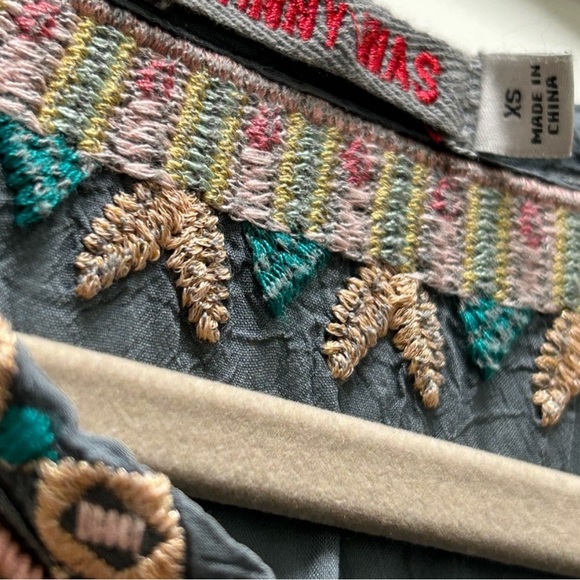 Johnny Was Antoinette Poncho XS
Embroidered Gray Blue - Picture 4 of 8